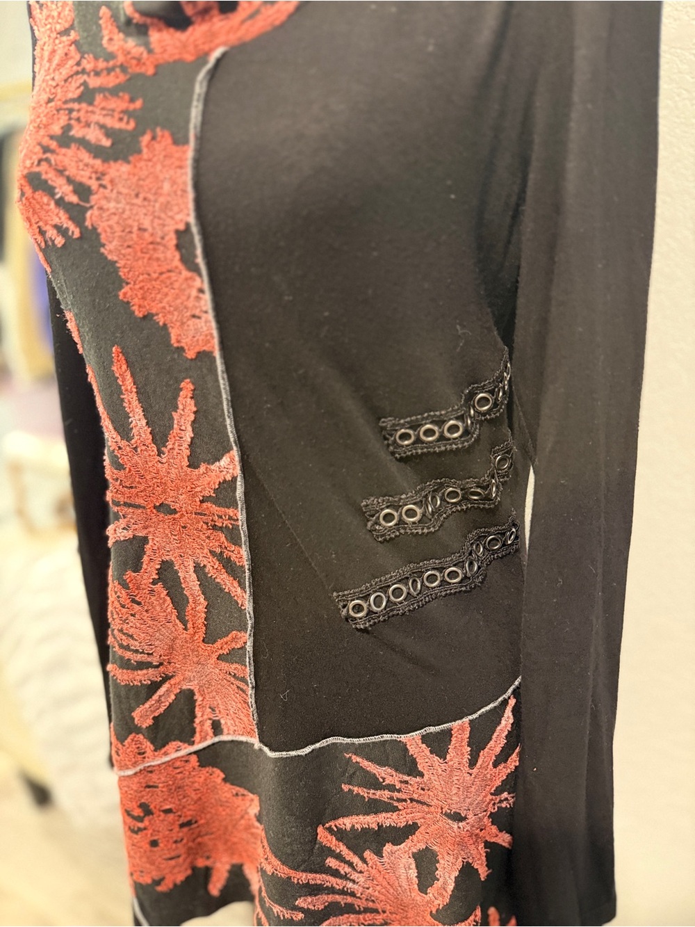 Paris Hues Asymmetrical Embroidered Floral Tunic Top Black Rust Cowl Neck M - Picture 4 of 11